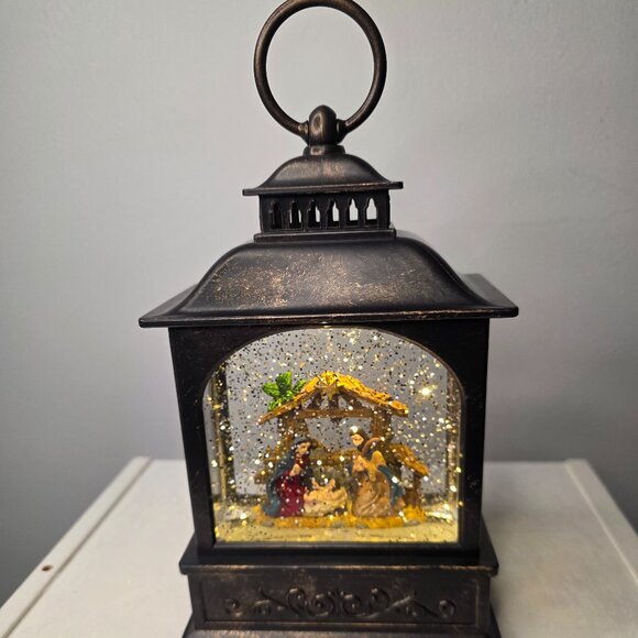 Nativity Scene Lighted Snow Globe Motion Glitter Lantern - Picture 2 of 8
